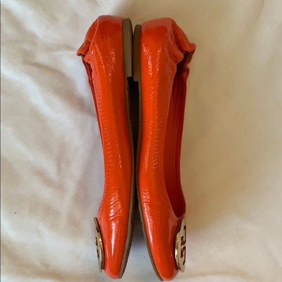 Tory Burch Orange Ballet Flats w Gold HW Size 8.5 - Picture 6 of 8